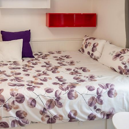 Апартаменты Colorful Studio With Balcony - Free Parking София Экстерьер фото