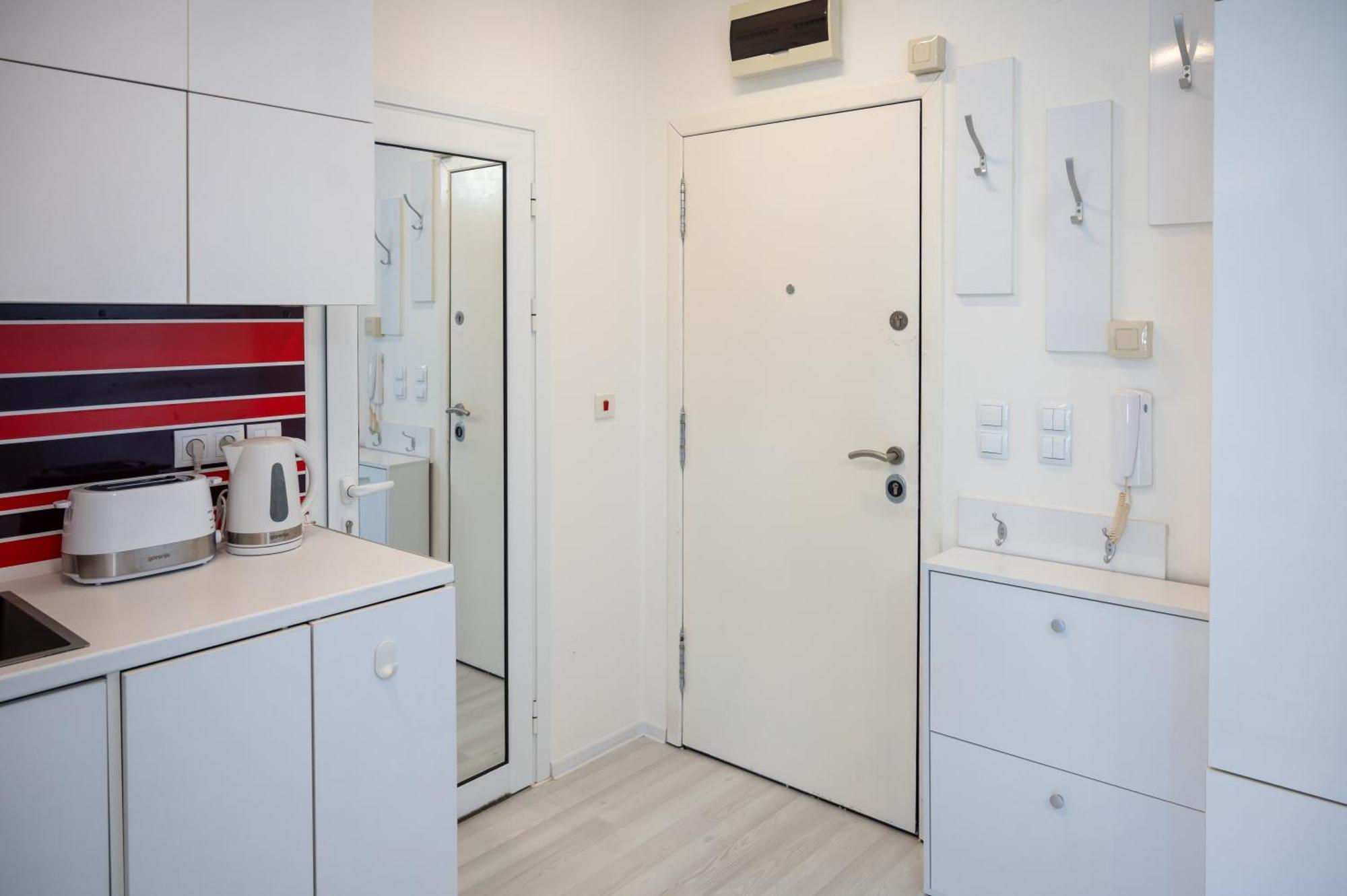 Апартаменты Colorful Studio With Balcony - Free Parking София Экстерьер фото