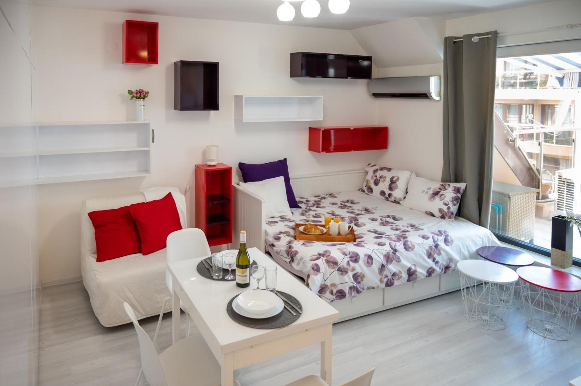Апартаменты Colorful Studio With Balcony - Free Parking София Экстерьер фото